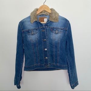 Vintage Levi’s Fur Jean Trucker Jacket MIS Small